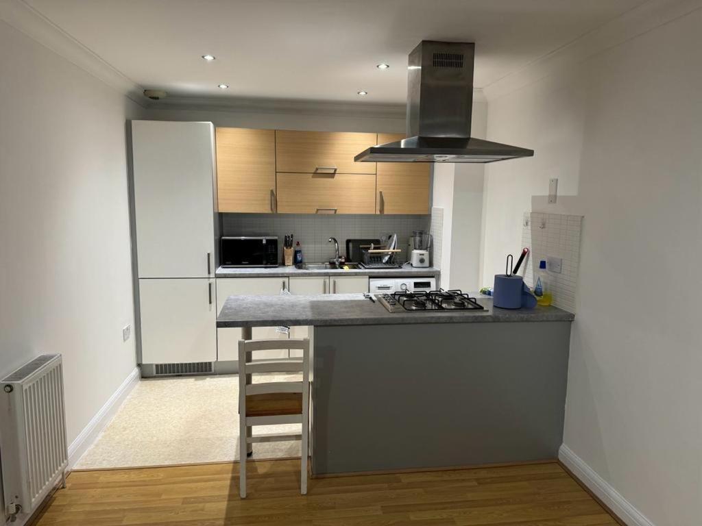 Luxury * Dagenham